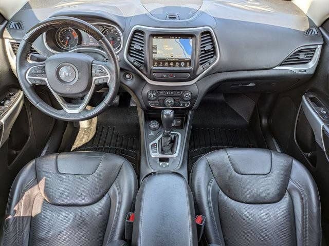 Used 2018 Jeep Cherokee Overland AWD/4WD image 27