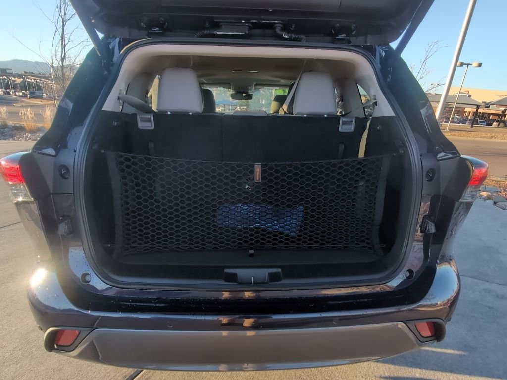 Used 2026 Toyota Highlander Limited image 26