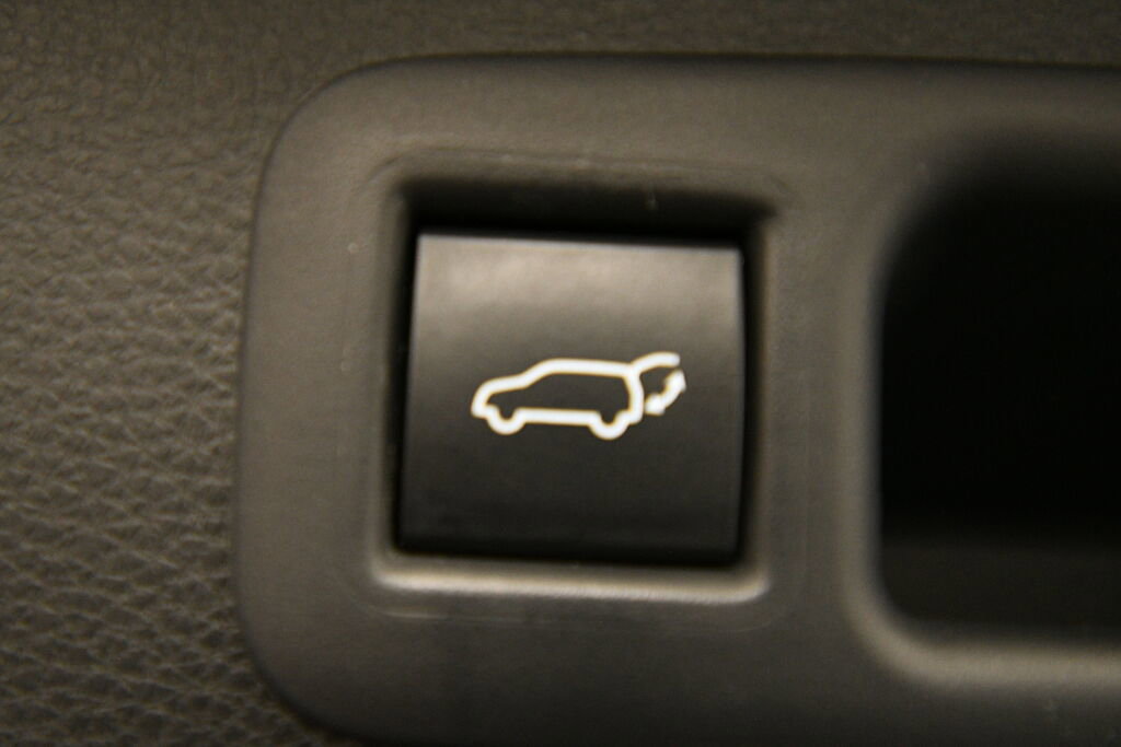 Certified 2023 Toyota Highlander XLE image 26