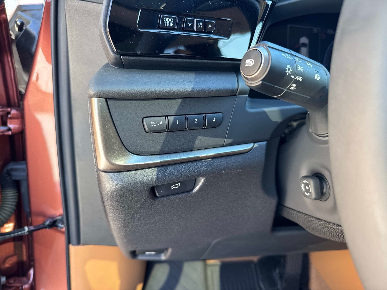 Used 2025 Lexus RZ 300e w/ Accessory Package (Z1) FWD image 33