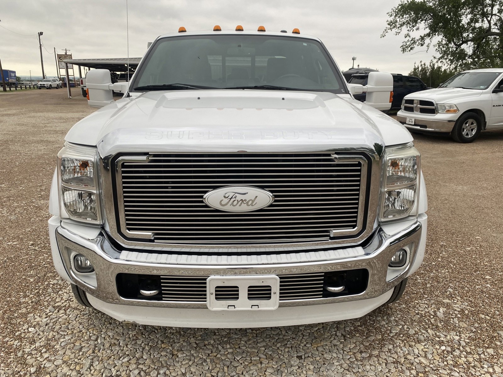 Used 2016 Ford F450 Lariat w/ Lariat Interior Package AWD/4WD image 2