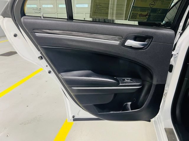 Used 2021 Chrysler 300 Touring w/ Sport Appearance Package RWD image 28
