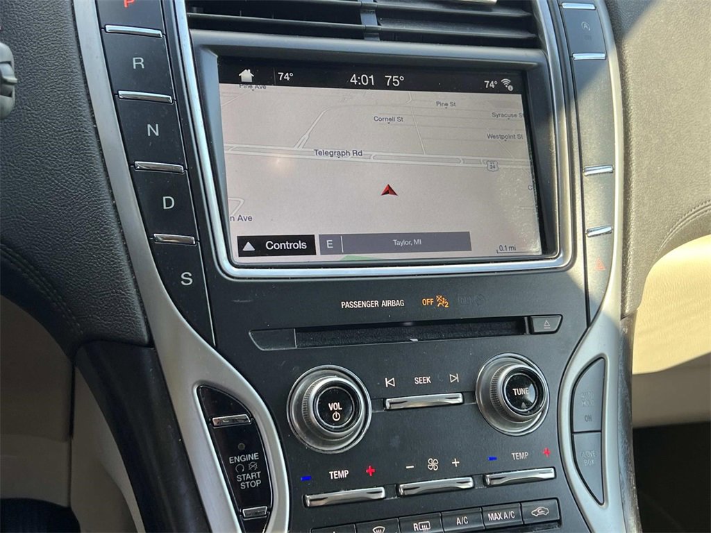 Used 2019 Lincoln Nautilus Select image 11