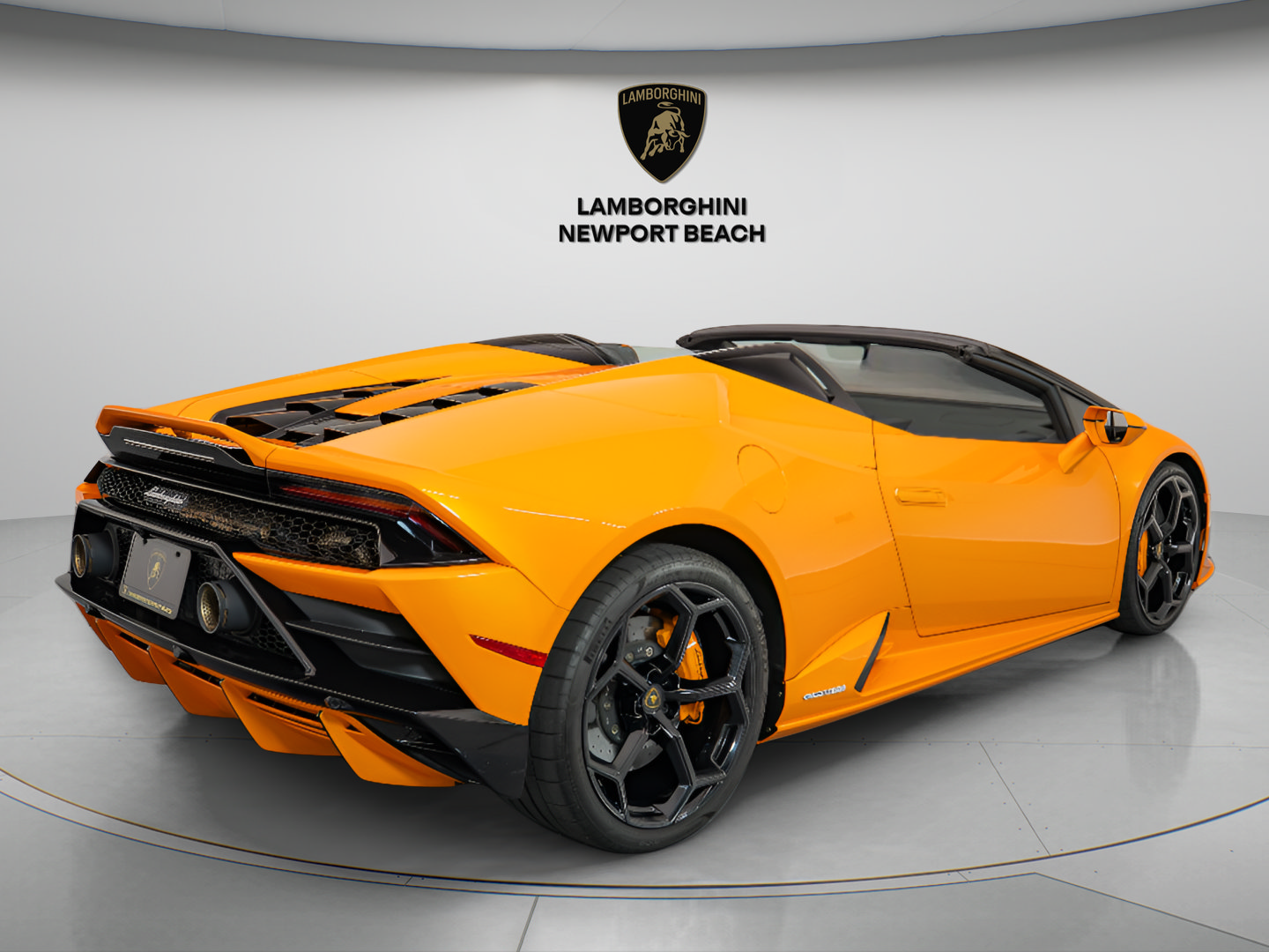 Used 2023 Lamborghini Huracan EVO AWD/4WD image 6