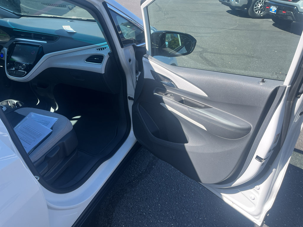 Used 2018 Chevrolet Bolt LT FWD image 25