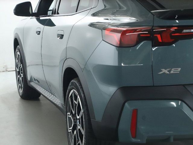 Used 2025 BMW X2 xDrive28i AWD/4WD image 46