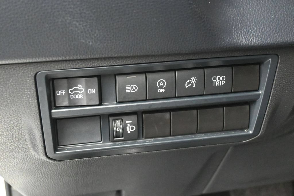 Used 2025 Toyota Tundra SR w/ SR Tow Package AWD/4WD image 15