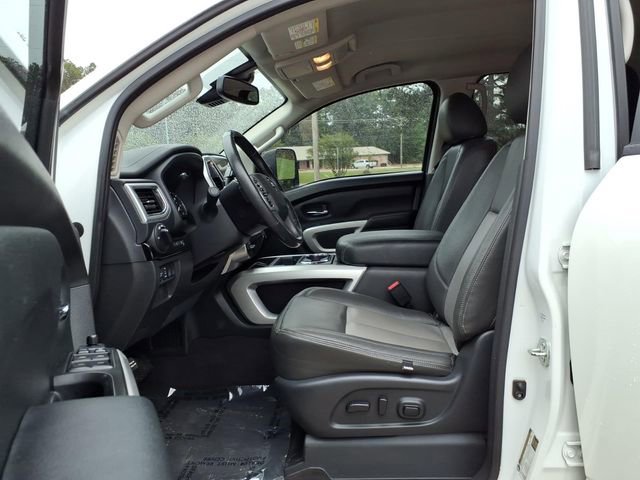 Used 2021 Nissan Titan SV w/ SV Convenience Package image 16