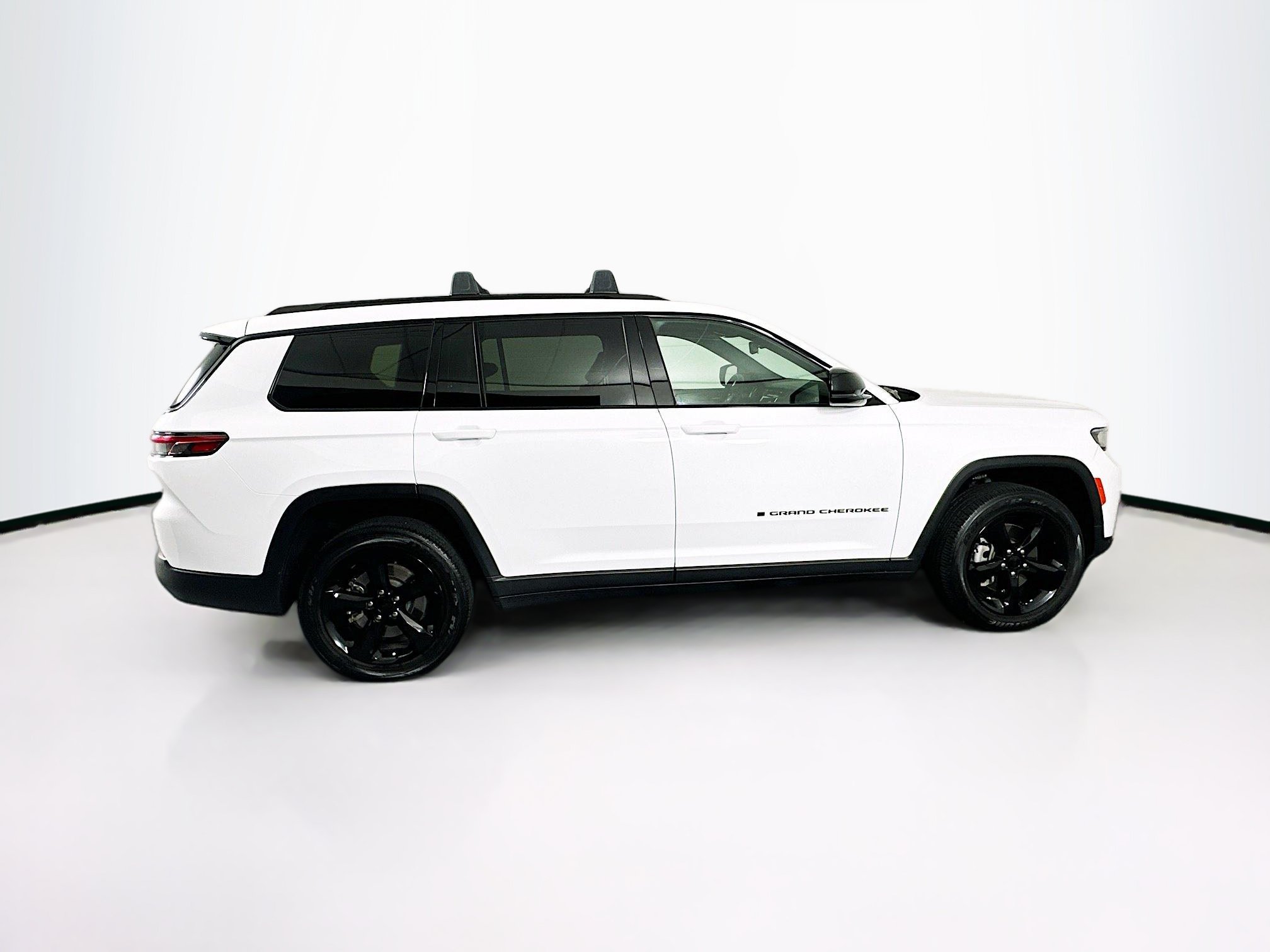 Used 2023 Jeep Grand Cherokee L Laredo AWD/4WD image 10