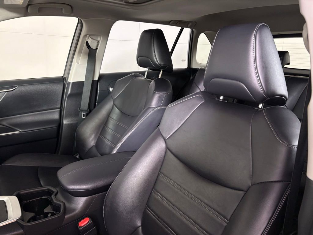 Used 2019 Toyota RAV4 XLE Premium image 19