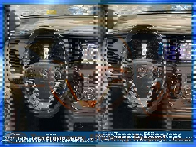 Used 2015 Toyota Sienna XLE Premium w/ Four Season Floor Mat Package image 15