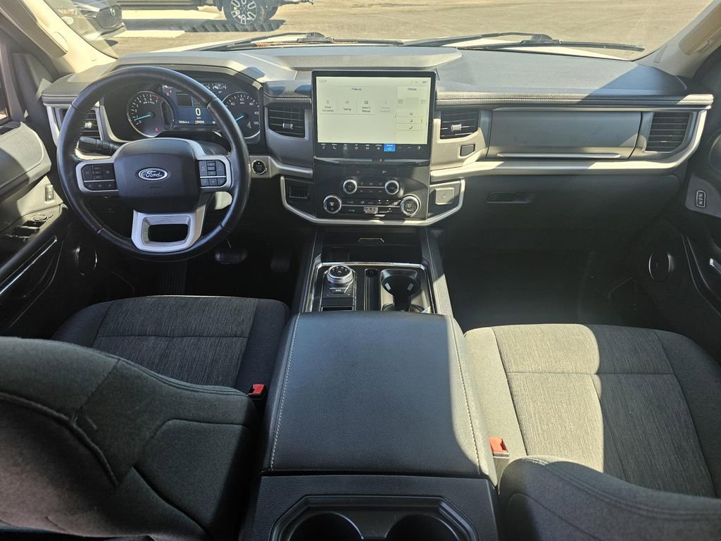 Used 2022 Ford Expedition XLT image 24
