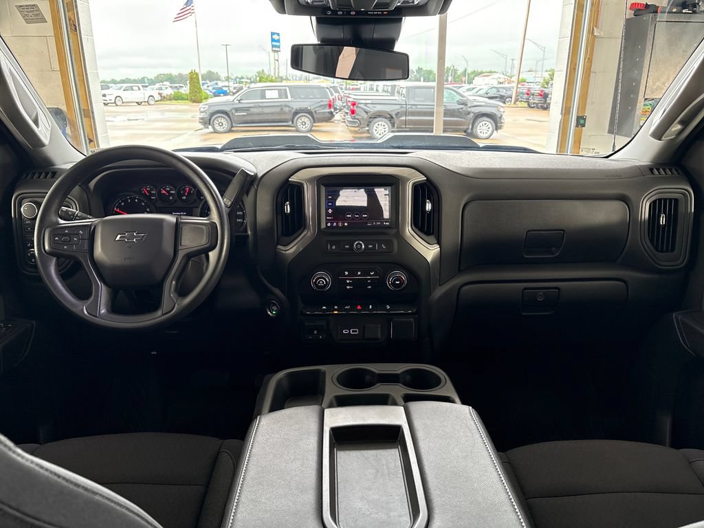 Used 2025 Chevrolet Silverado 1500 Custom Trail Boss w/ Dark Appearance Package AWD/4WD image 17