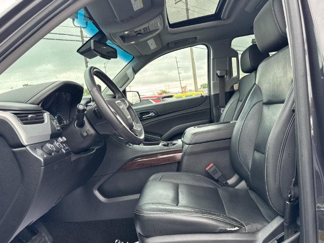 Used 2017 GMC Yukon SLT w/ Premium Edition AWD/4WD image 16
