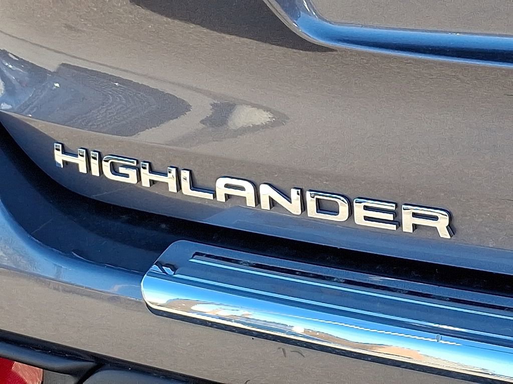 Used 2020 Toyota Highlander XLE image 30