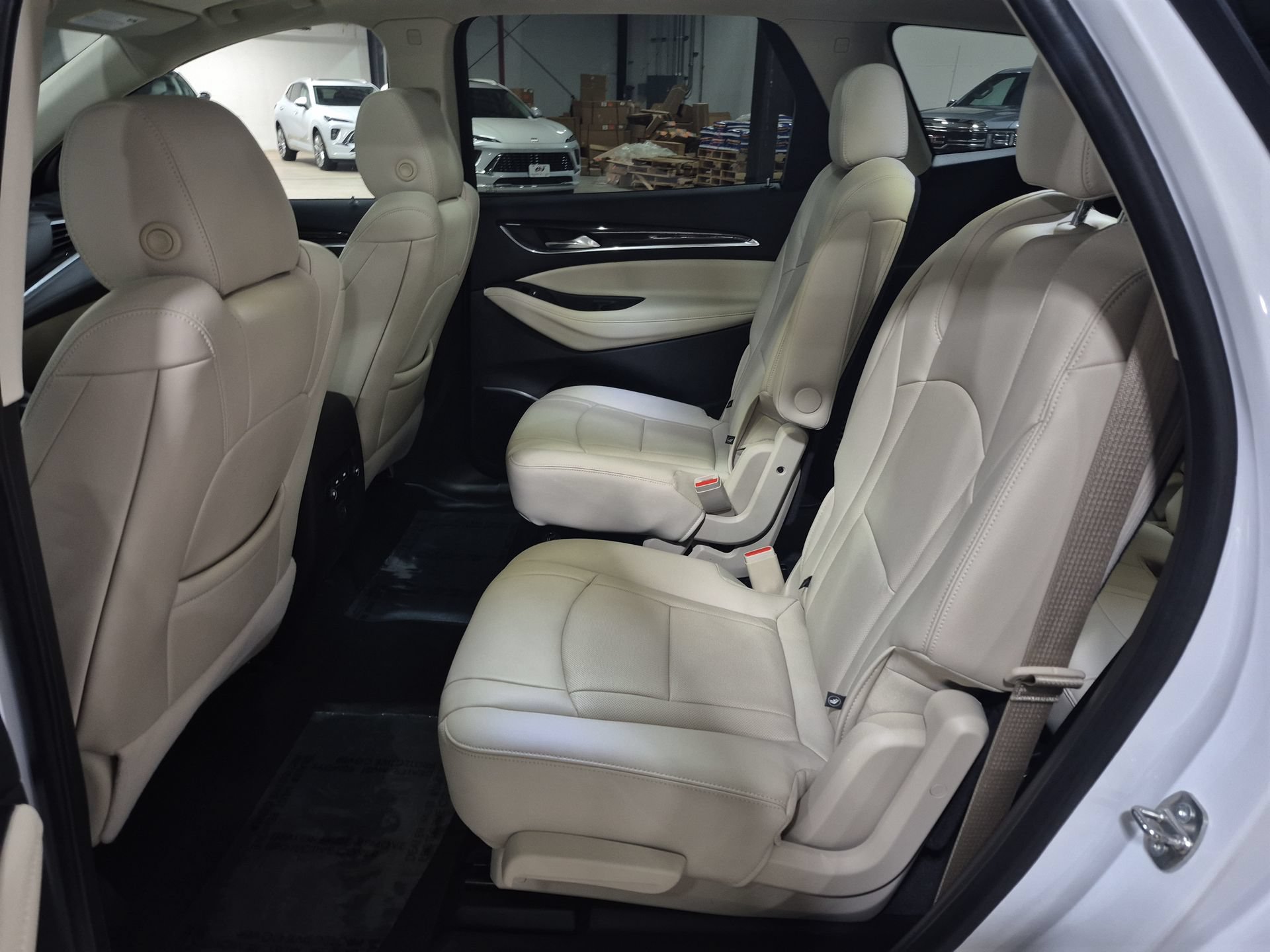 Used 2024 Buick Enclave Essence w/ Experience Buick Package AWD/4WD image 26