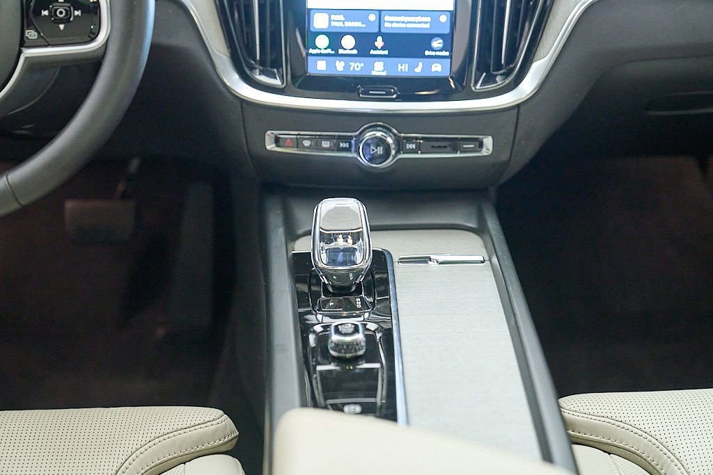 Certified 2025 Volvo V60 B5 Cross Country Ultra w/ Climate Package AWD/4WD image 30