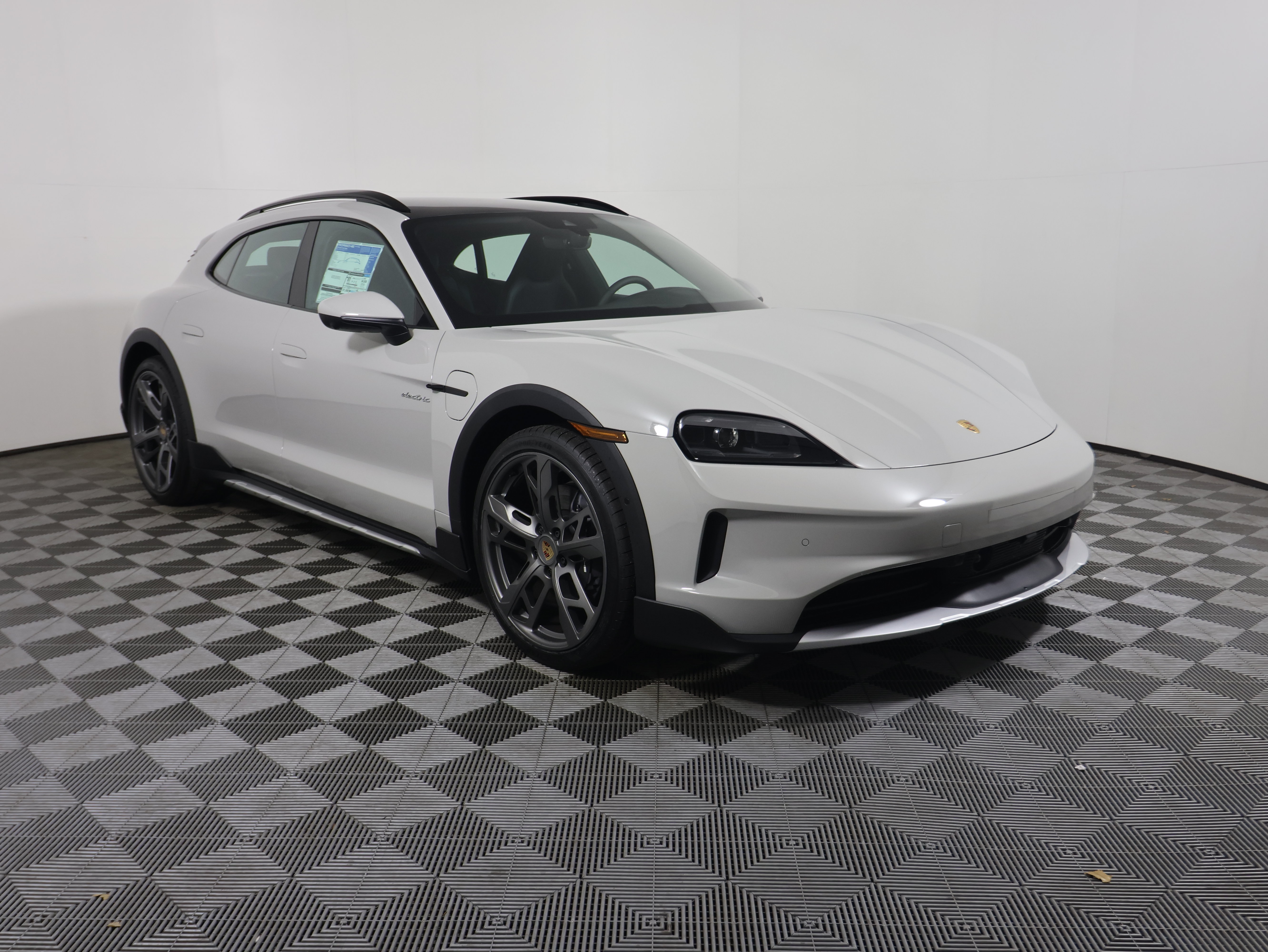 New 2025 Porsche Taycan 4 Cross Turismo AWD/4WD image 9