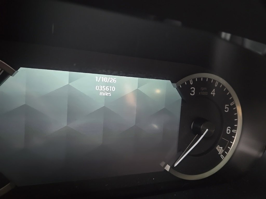 Used 2023 Land Rover Defender 110 S image 14