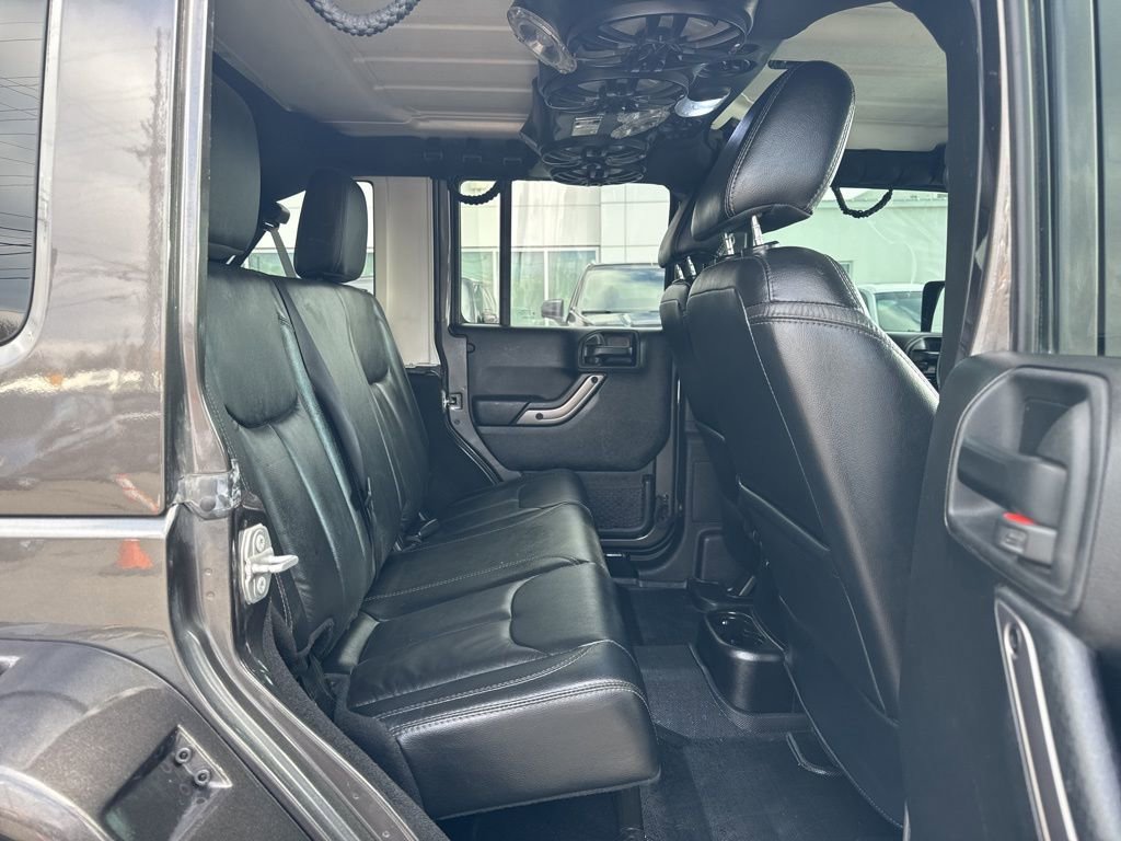 Used 2018 Jeep Wrangler Unlimited Sahara image 24