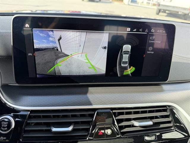 Used 2022 BMW M550i xDrive w/ Premium Package image 24