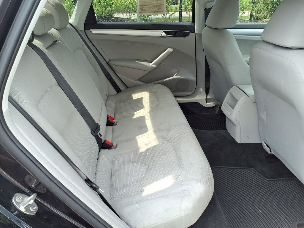 Used 2018 Volkswagen Passat 2.0T S FWD image 15