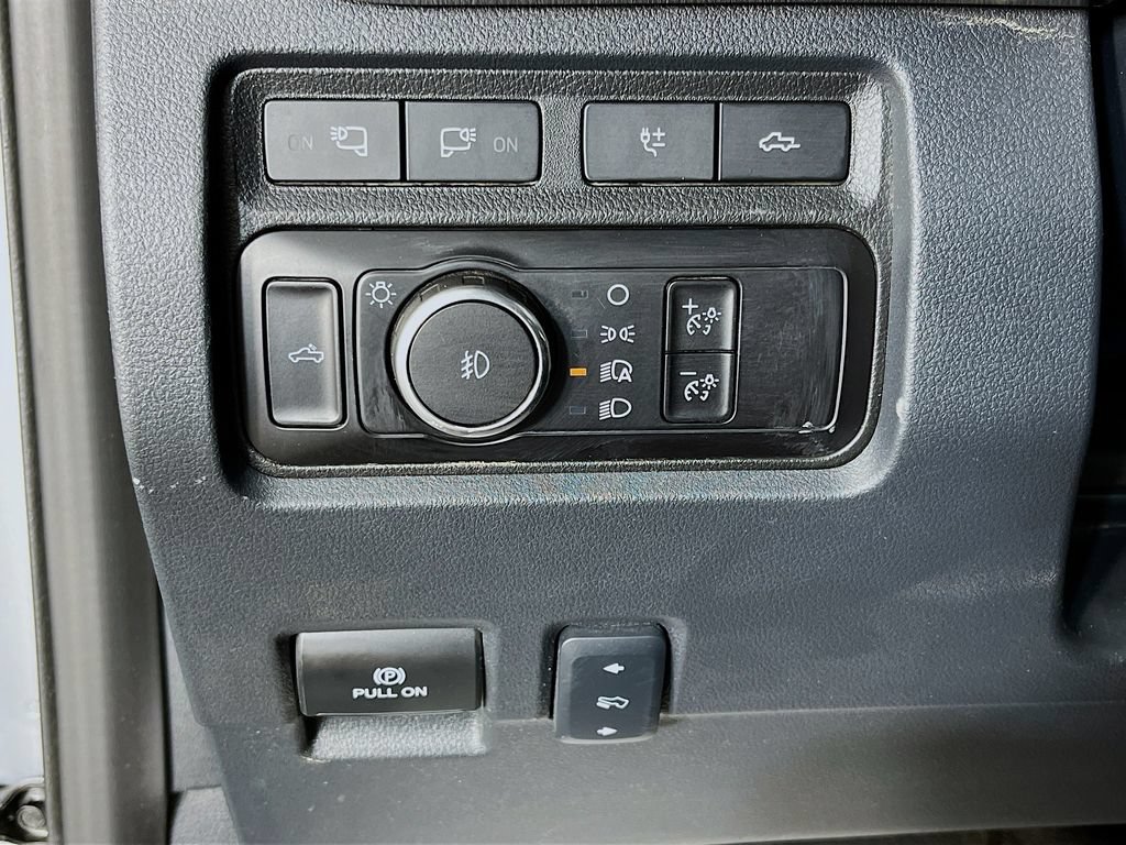 Used 2024 Ford F450 Platinum w/ FX4 Off-Road Package AWD/4WD image 13