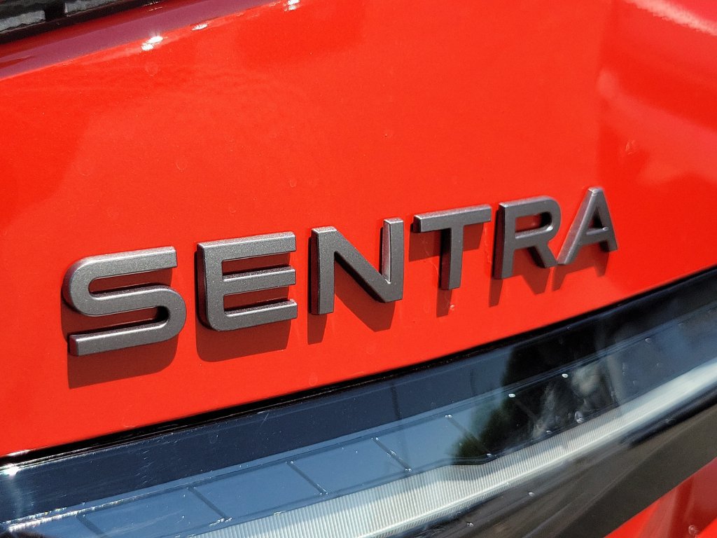 New 2027 Nissan Sentra SR FWD image 9