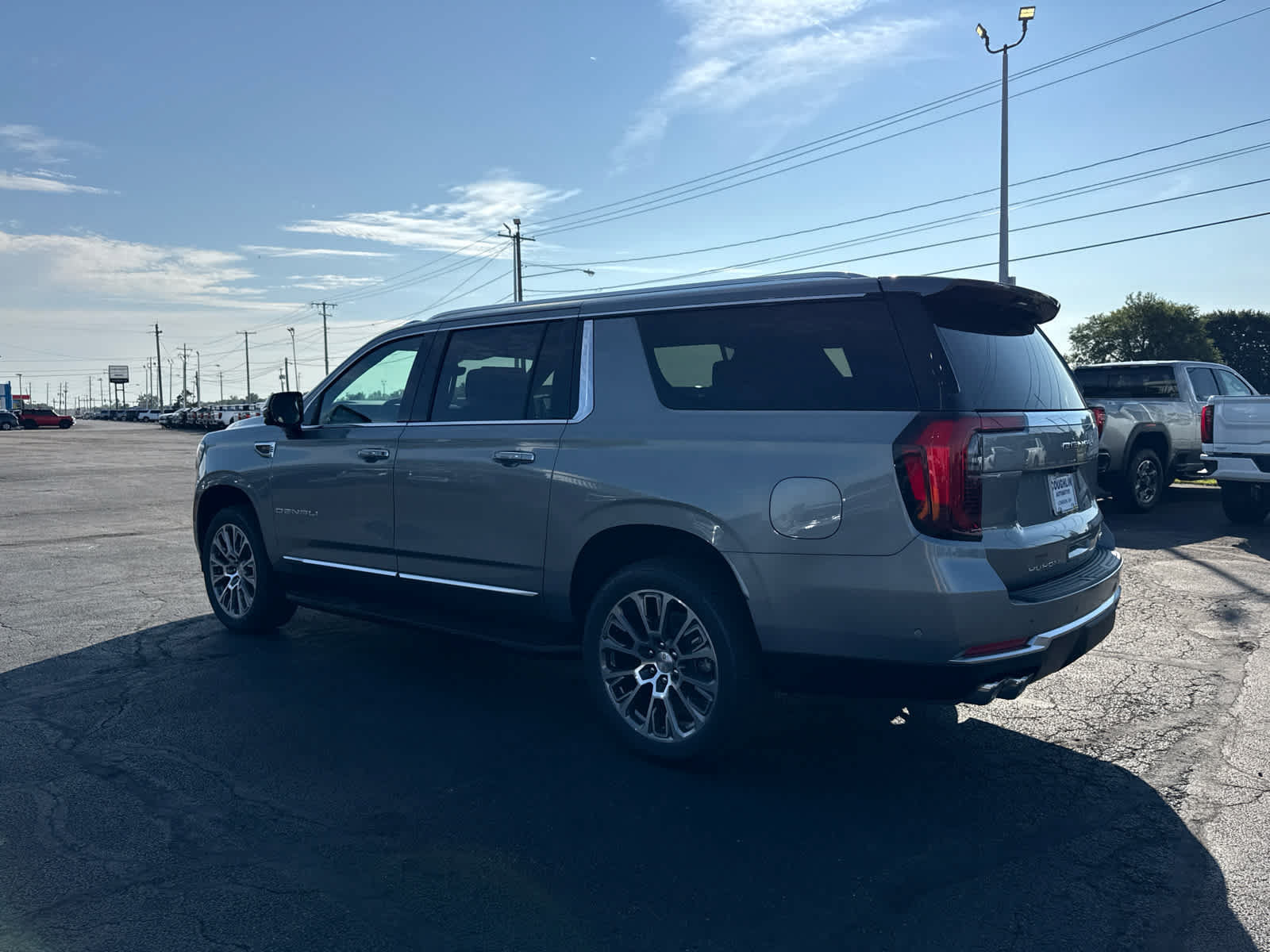 New 2026 GMC Yukon XL Denali w/ Advanced Technology Package AWD/4WD image 3