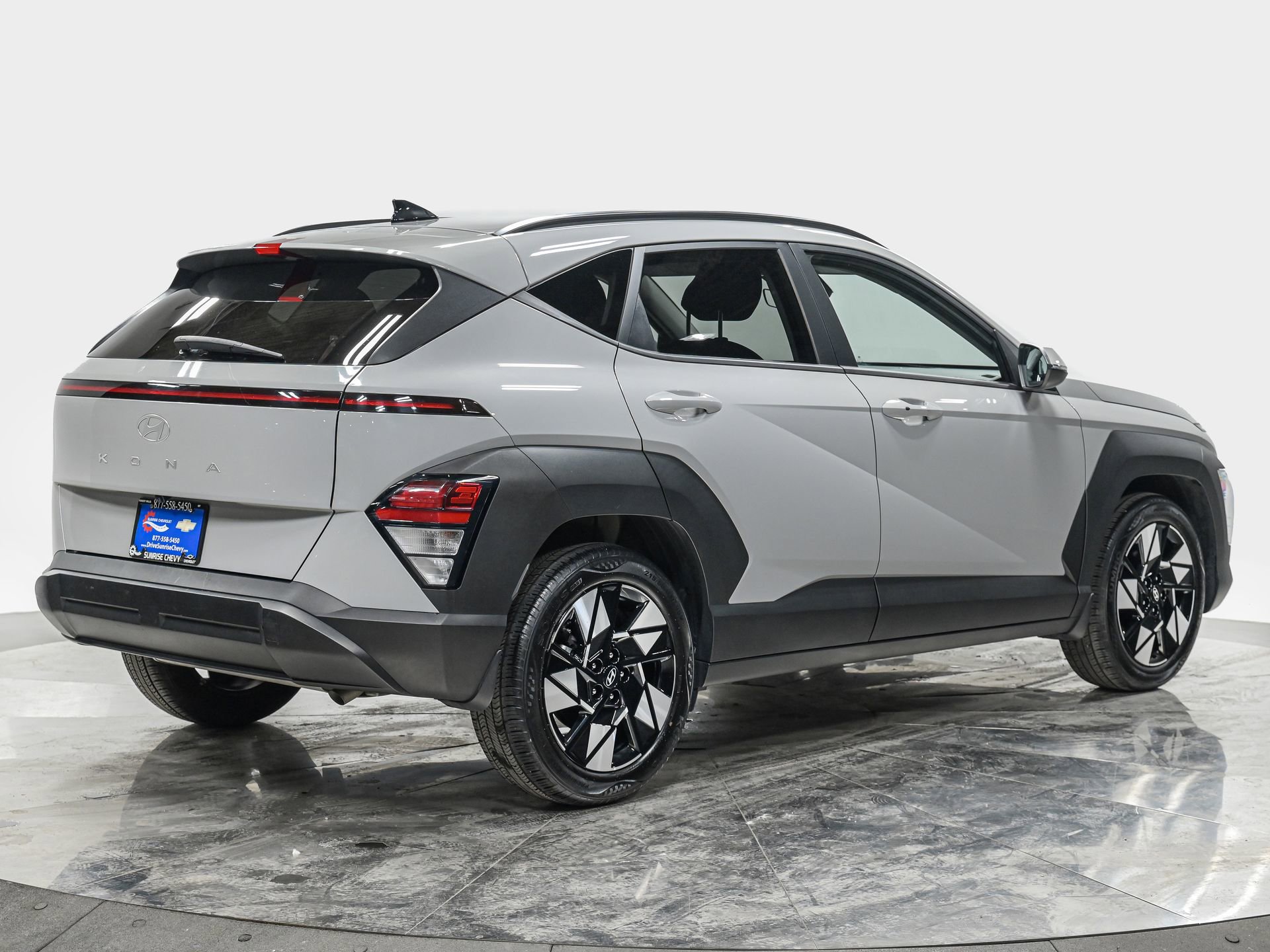 Used 2024 Hyundai Kona SEL FWD image 7
