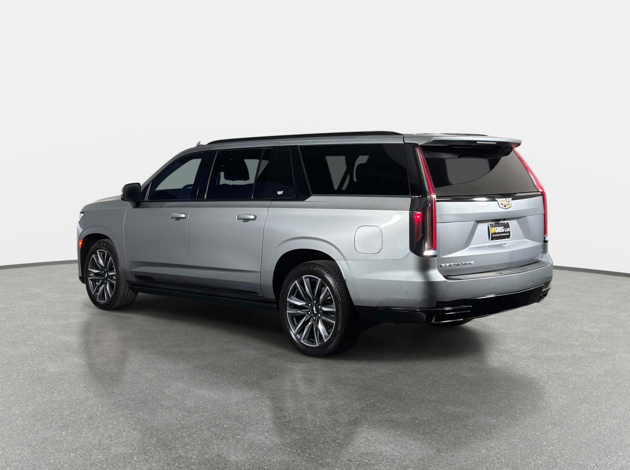 Used 2024 Cadillac Escalade ESV Sport w/ Touring Package AWD/4WD image 9