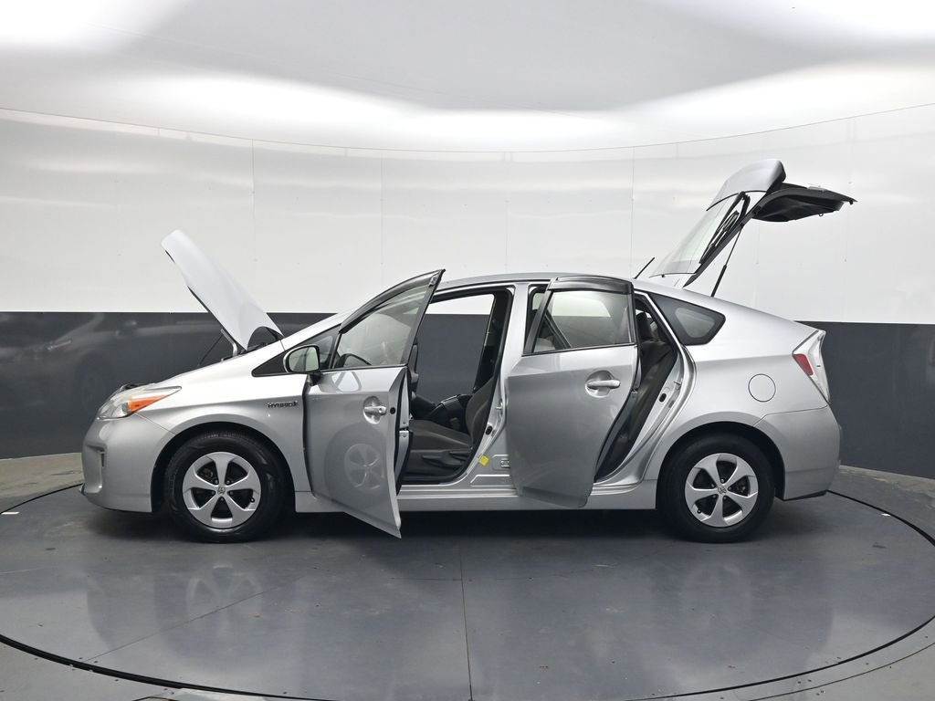 Used 2015 Toyota Prius Two image 33