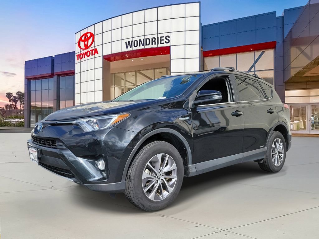 Used 2017 Toyota RAV4 XLE w/ Carpet Mat Package image 2