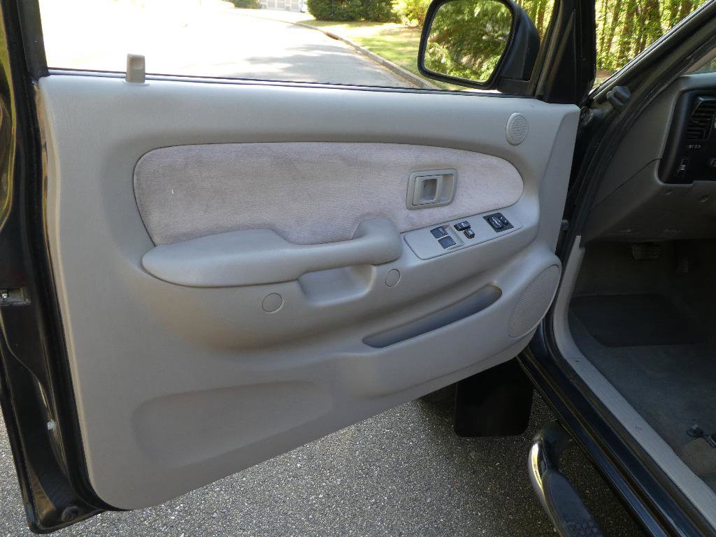 Used 2002 Toyota Tacoma PreRunner RWD image 4