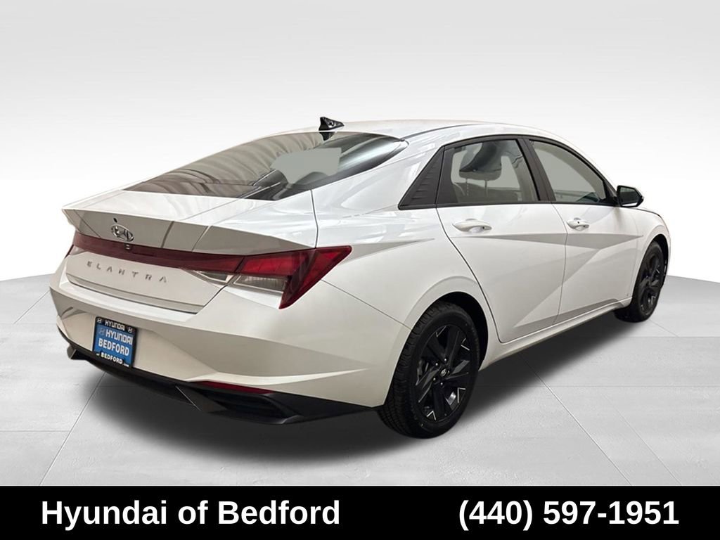 Used 2021 Hyundai Elantra SEL w/ Convenience Package FWD image 5