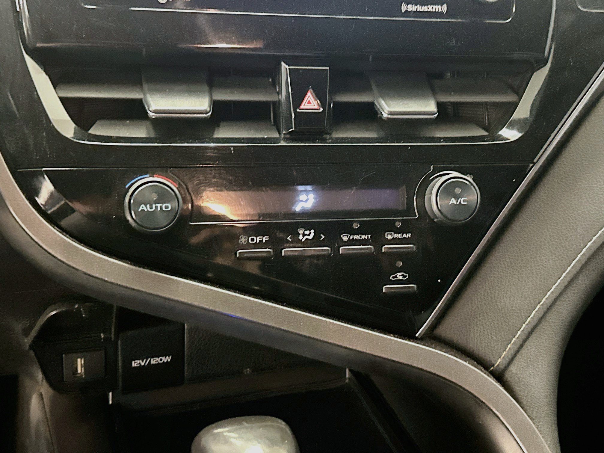 Used 2021 Toyota Camry SE FWD image 25