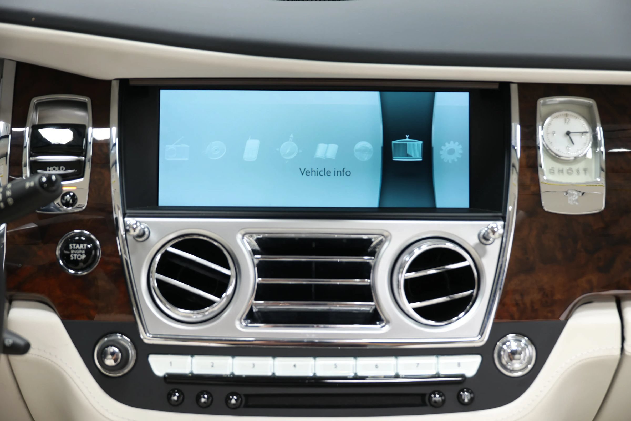 Used 2017 Rolls-Royce Ghost RWD image 46