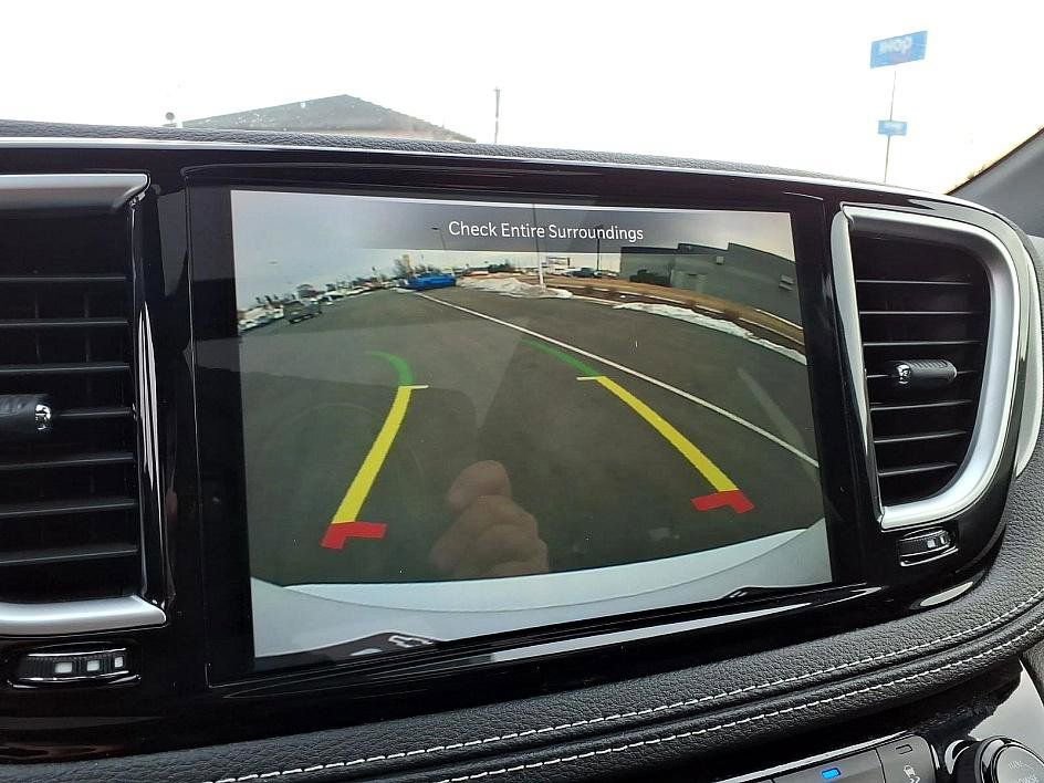 Used 2023 Chrysler Pacifica Limited w/ S Appearance Package image 35