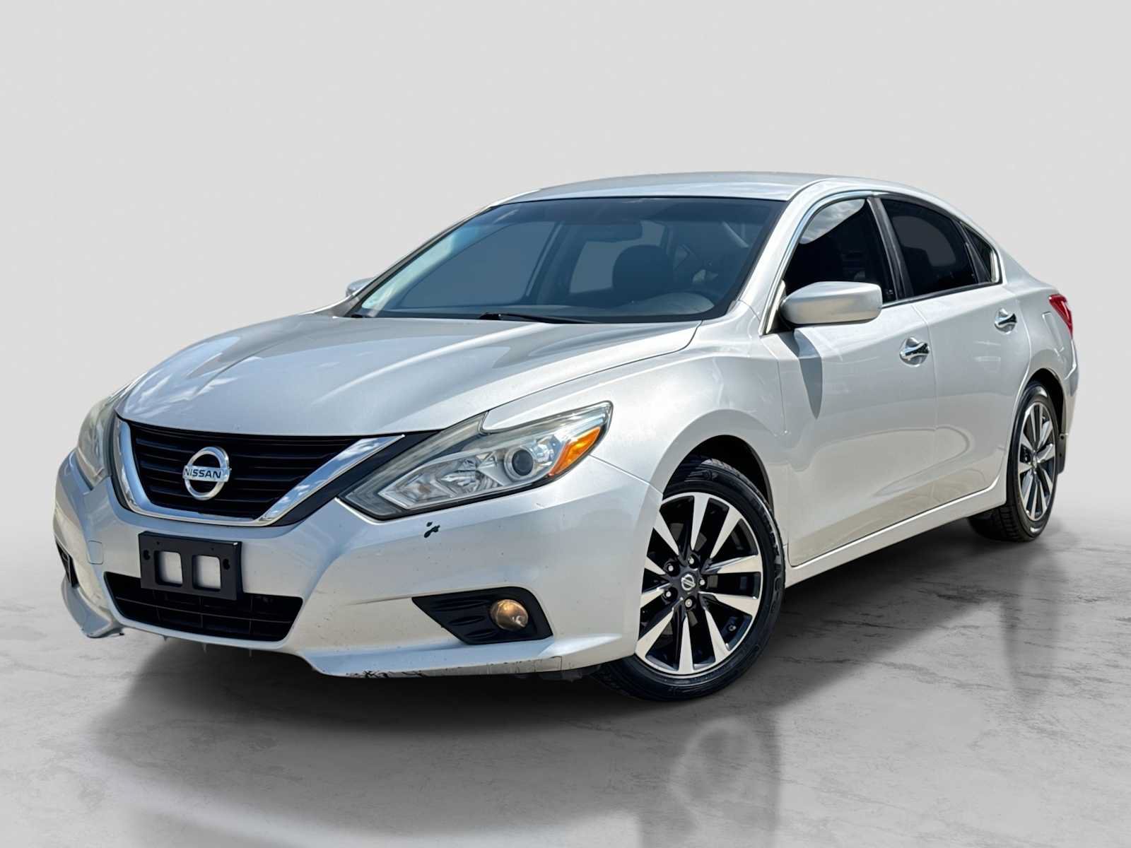 Used 2016 Nissan Altima 2.5 SV FWD image 1