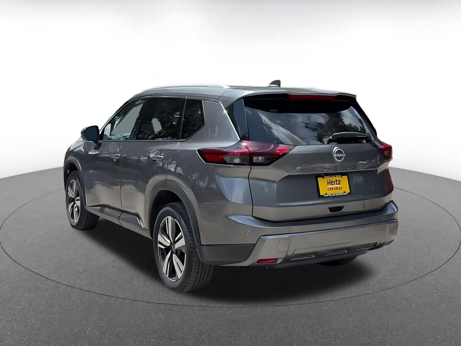 Used 2026 Nissan Rogue SL FWD image 9