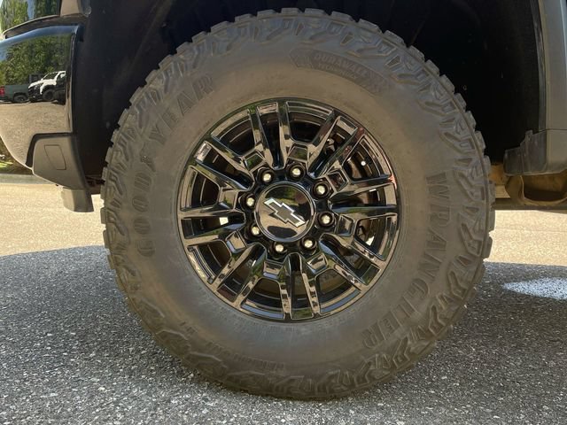 Used 2024 Chevrolet Silverado 2500 ZR2 w/ Technology Package AWD/4WD image 34