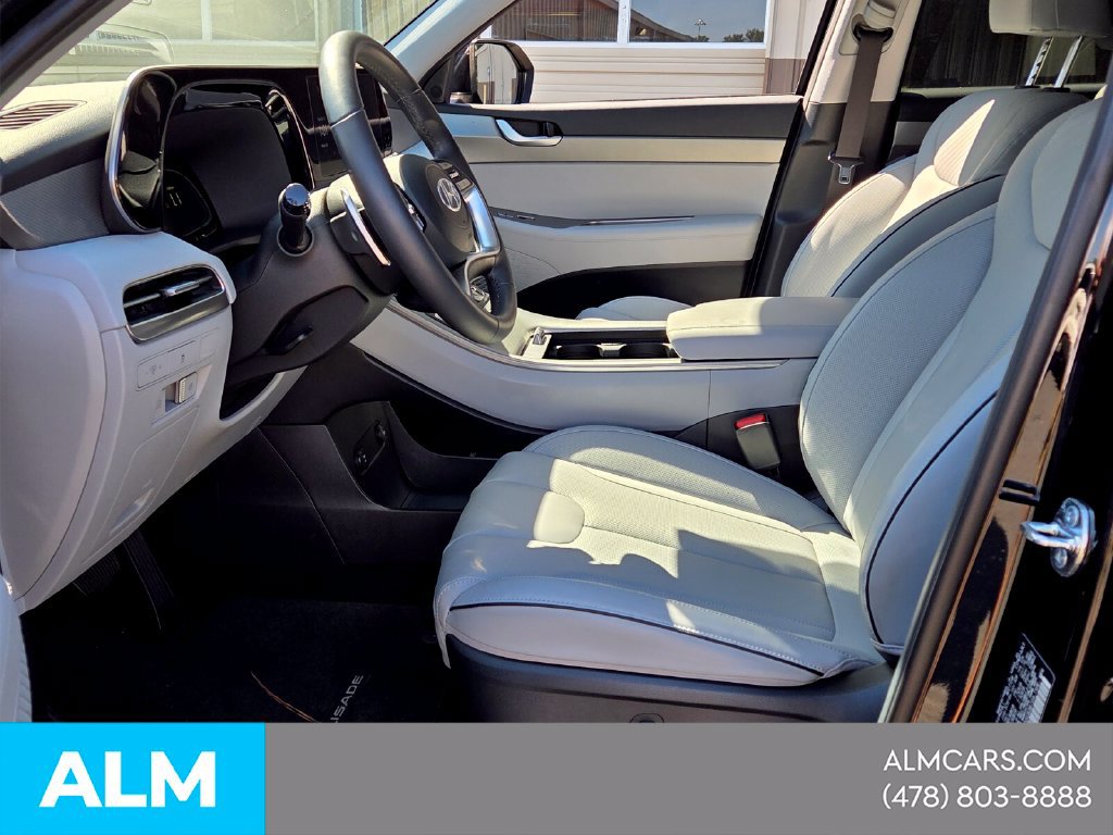 Used 2025 Hyundai Palisade SEL FWD image 3