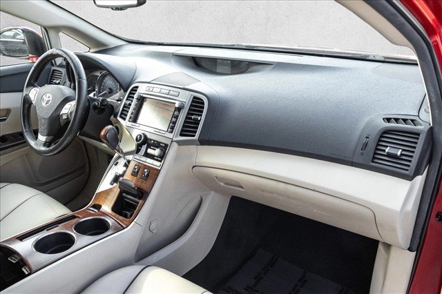 Used 2011 Toyota Venza AWD w/ Premium Pkg #2 image 25