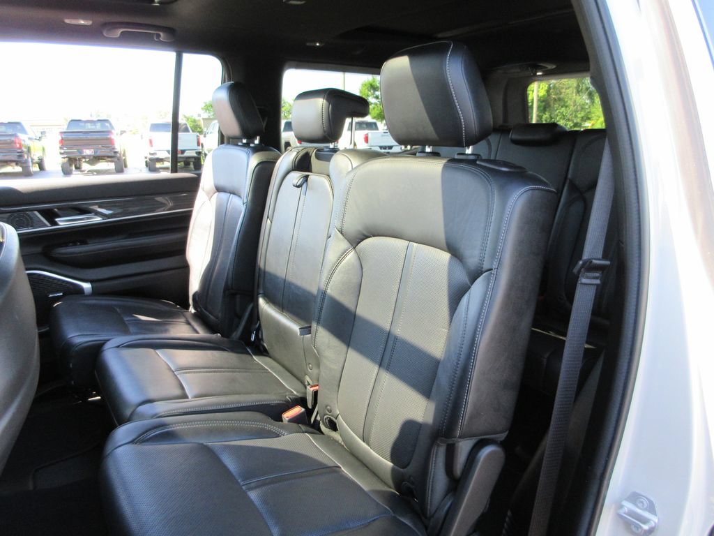 Used 2022 Jeep Wagoneer Series II w/ Premium Group I AWD/4WD image 21