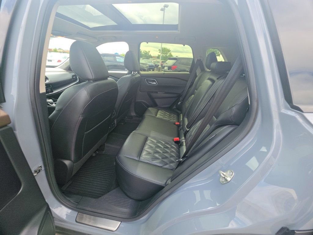 Used 2023 Nissan Rogue Platinum w/ Platinum Premium Package AWD/4WD image 27