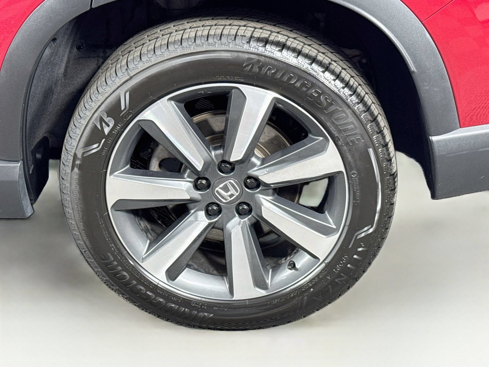 Certified 2024 Honda Pilot Touring image 9