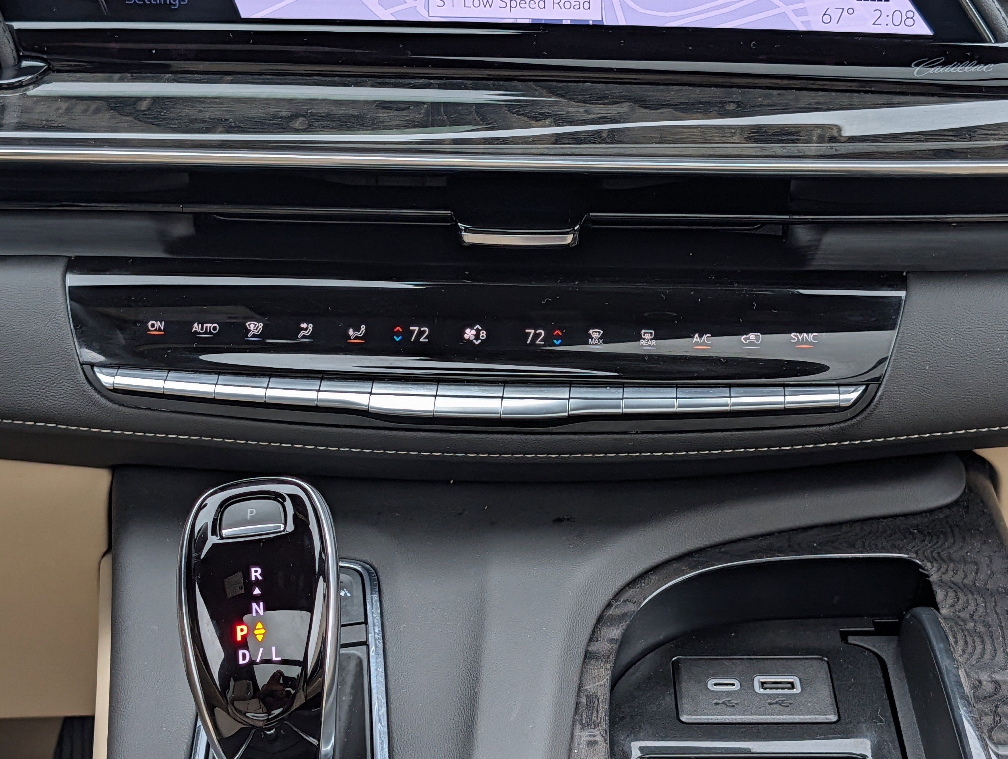 Used 2024 Cadillac Escalade Premium Luxury w/ LPO, Floor Liner Package AWD/4WD image 30