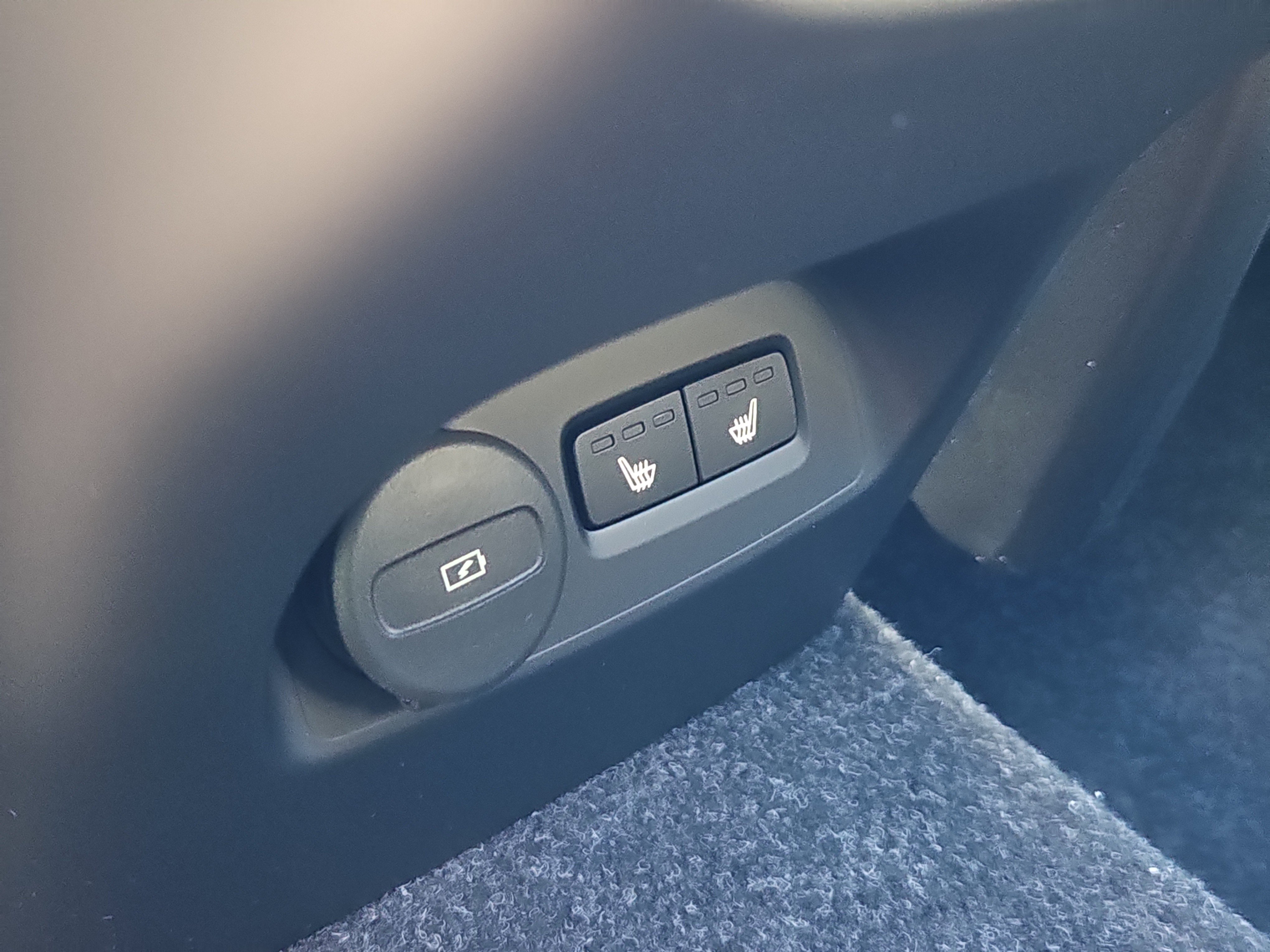 New 2026 Volvo XC40 B5 Core w/ Climate Package AWD/4WD image 9