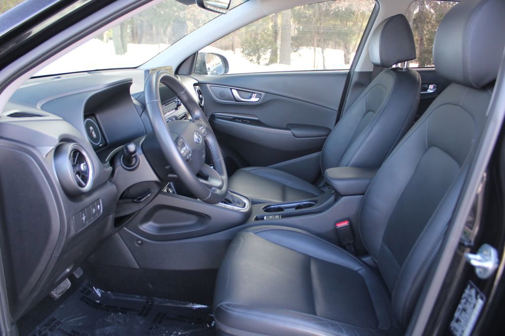 Used 2023 Hyundai Kona Limited w/ Cargo Package image 11