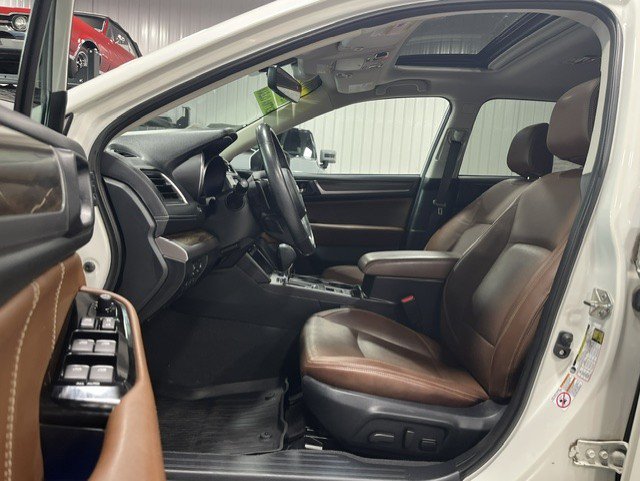 Used 2019 Subaru Outback 2.5i Touring w/ Popular Package #3A AWD/4WD image 13